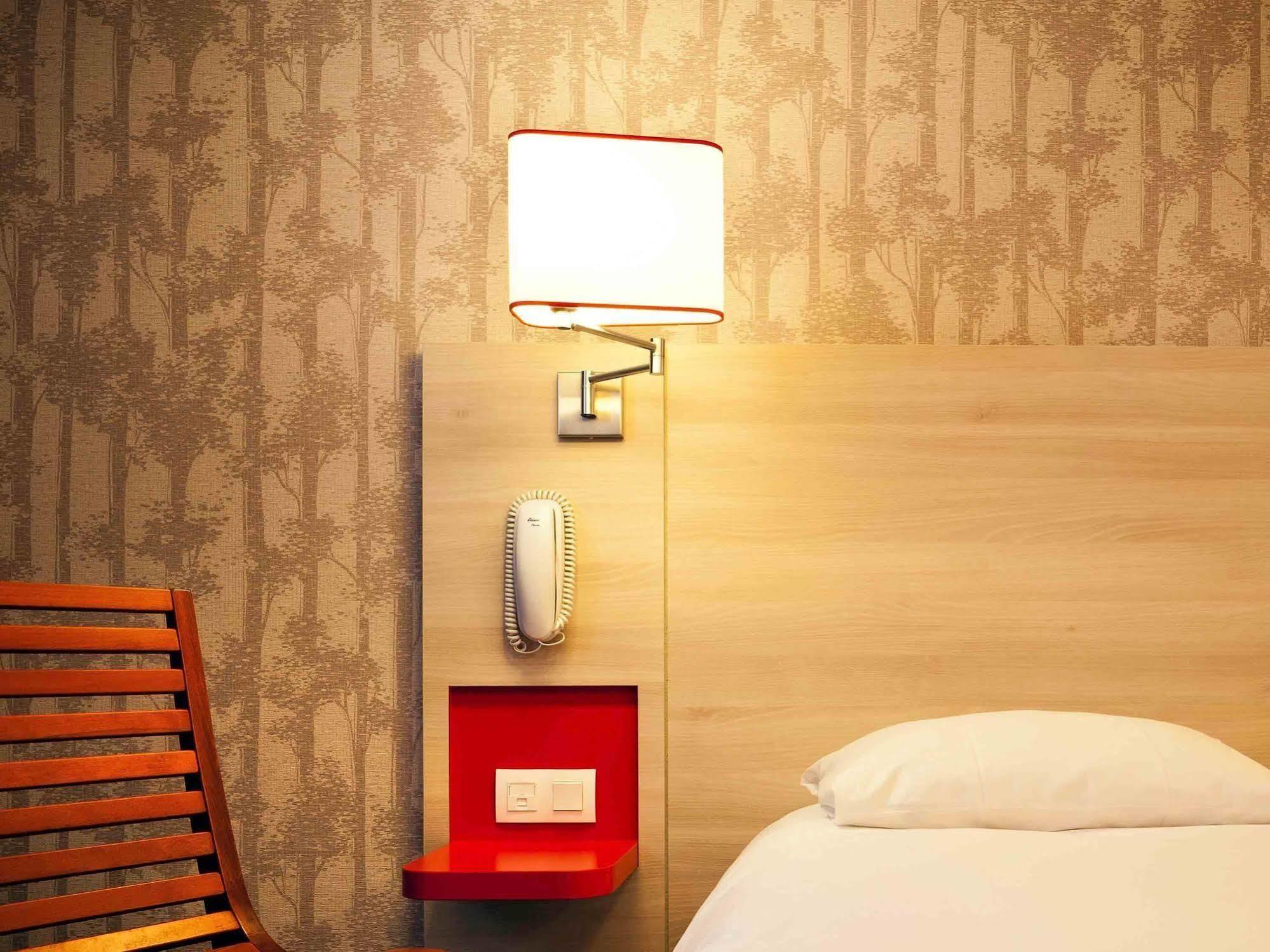 Hotel Ibis Styles Ouistreham Exterior foto